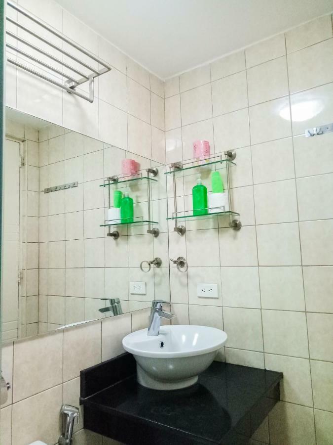 Ferienwohnung Forbes Area Bgc Taguig Manila Exterior foto