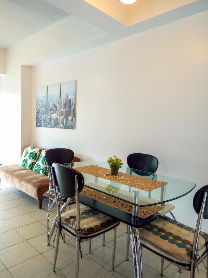 Ferienwohnung Forbes Area Bgc Taguig Manila Exterior foto